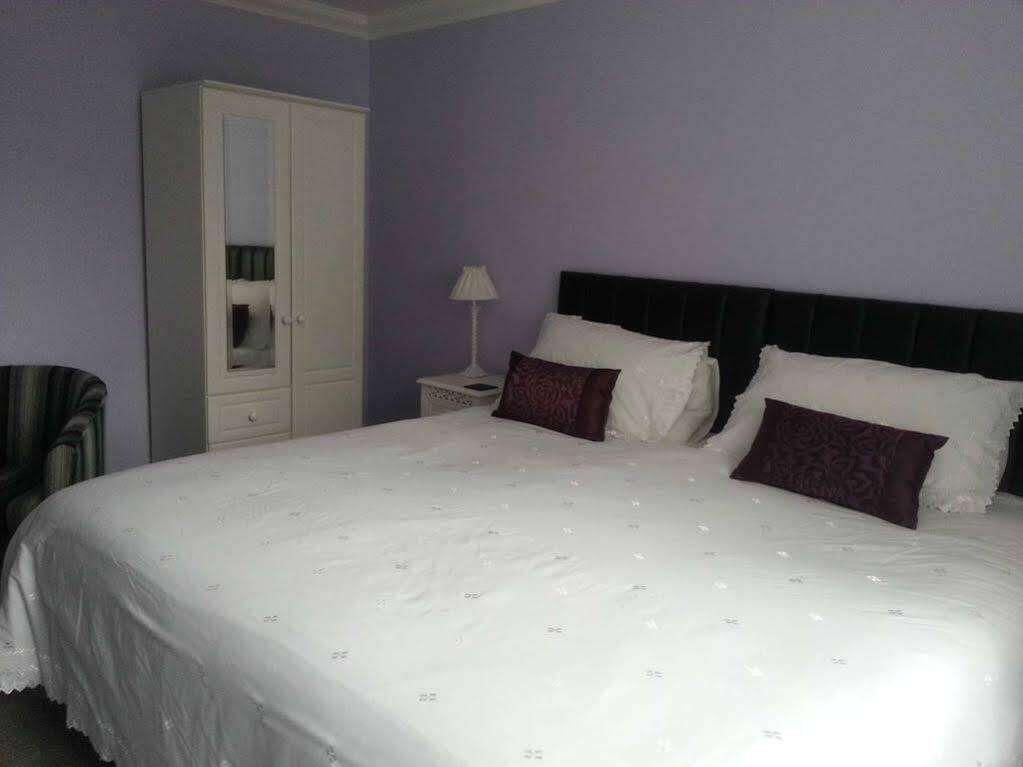 Acer Lodge Bed & Breakfast Mundford Екстер'єр фото